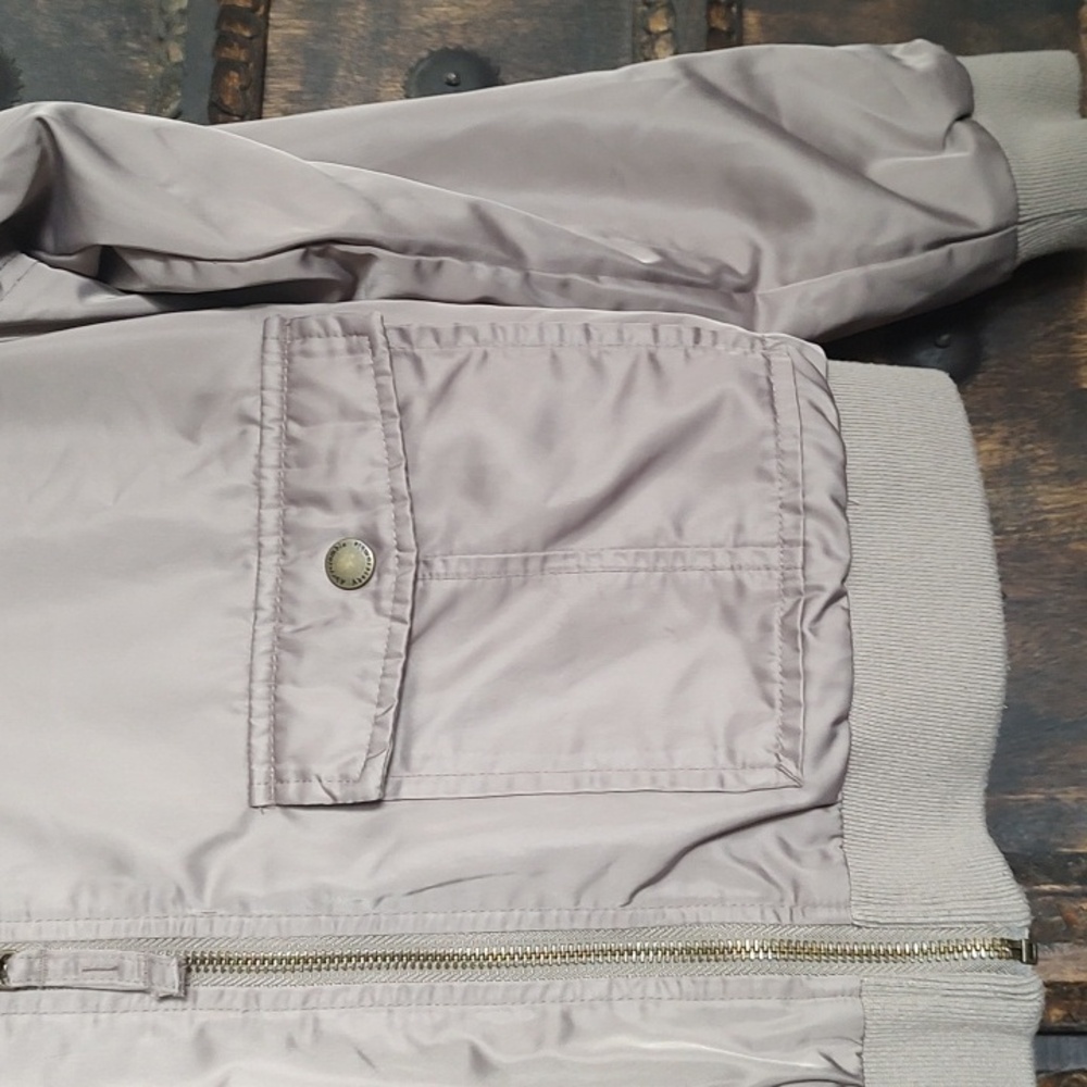 Abercrombie Satin Jacket - Picture 2 of 16